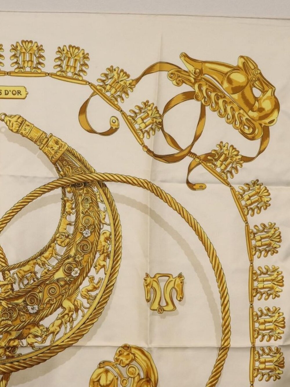 HERMES Carre 90 Scarf ""LES CAVALIERS D'OR"" Silk White Auth 181286 - Picture 4 of 16